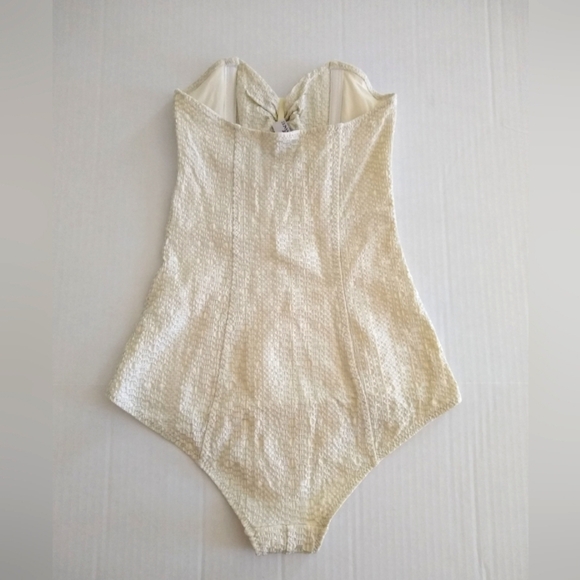 Lisa Marie Fernandez 🔥 White/Sand Seersucker Textured Cutout One Piece Sz Sm. - Picture 4 of 14